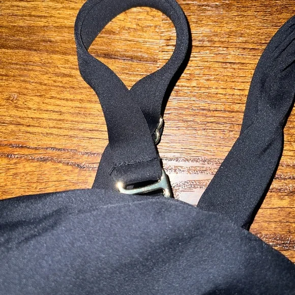 Black Time & Tru One Shoulder Bikini Top Gold Accents Size 1X - Picture 10 of 13